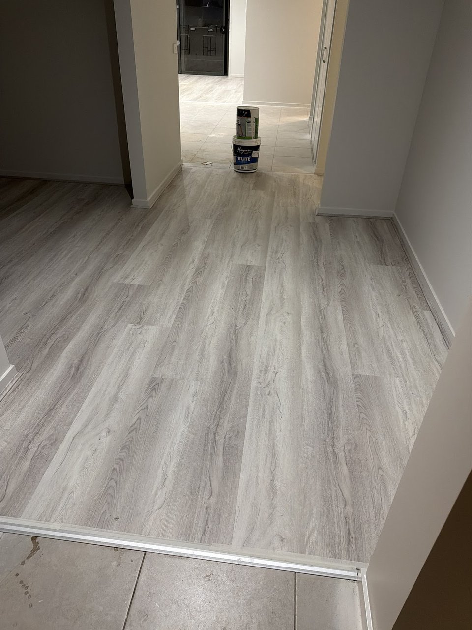 Commercial & Retail Vinyl Plank Installation